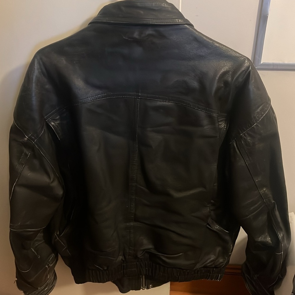 Leather jacket - Picture 2 of 4